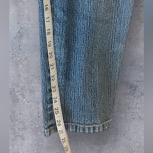 Gloria Vanderbilt Blue Jeans - Picture 4 of 7